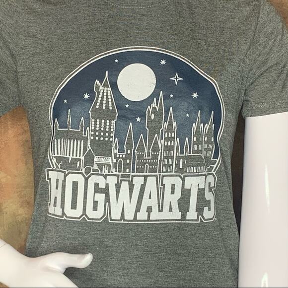 Harry Potter Hogwarts Graphic T-Shirt Short Sleeves Gray Size S - Picture 2 of 6